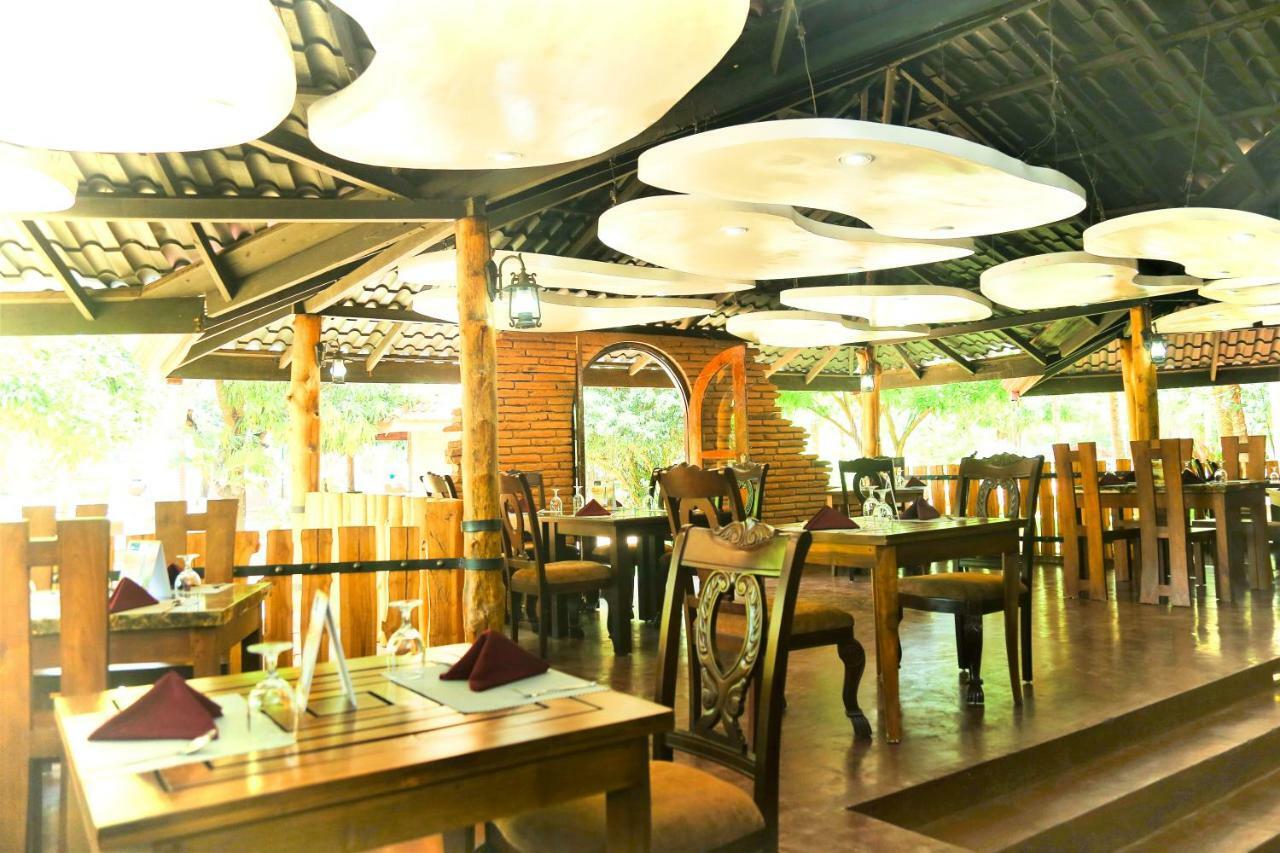 Avasta Resort And Spa Анурадхапура Экстерьер фото